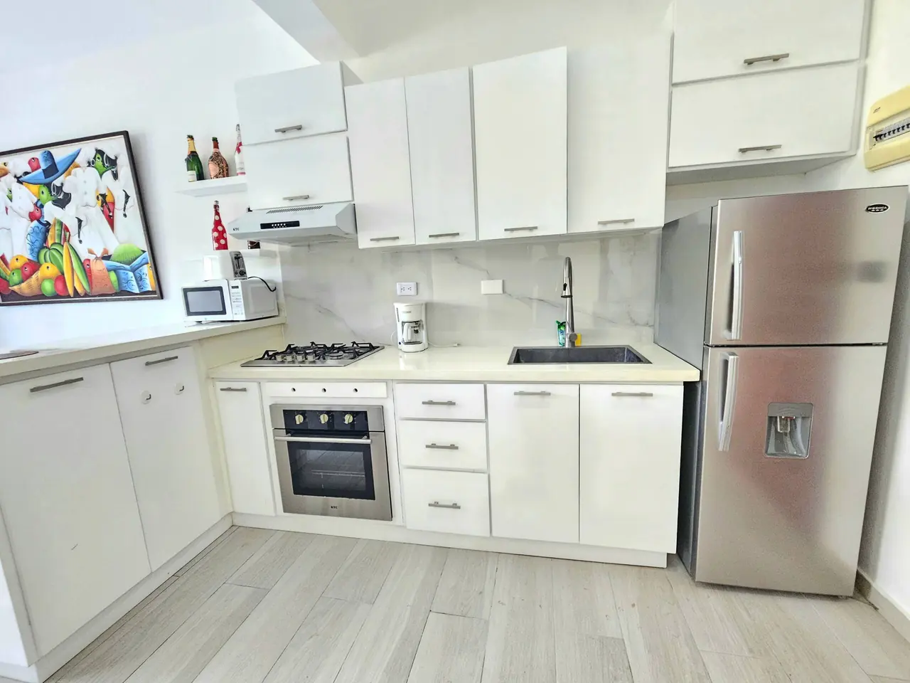 Alma, adults only: Kitchen
