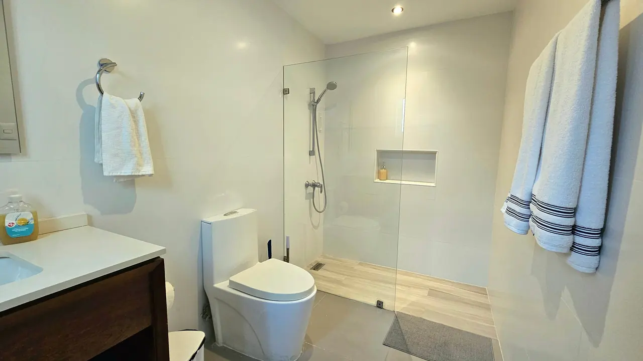 Cadaqués, plage et parc aquatique: Salles de bain