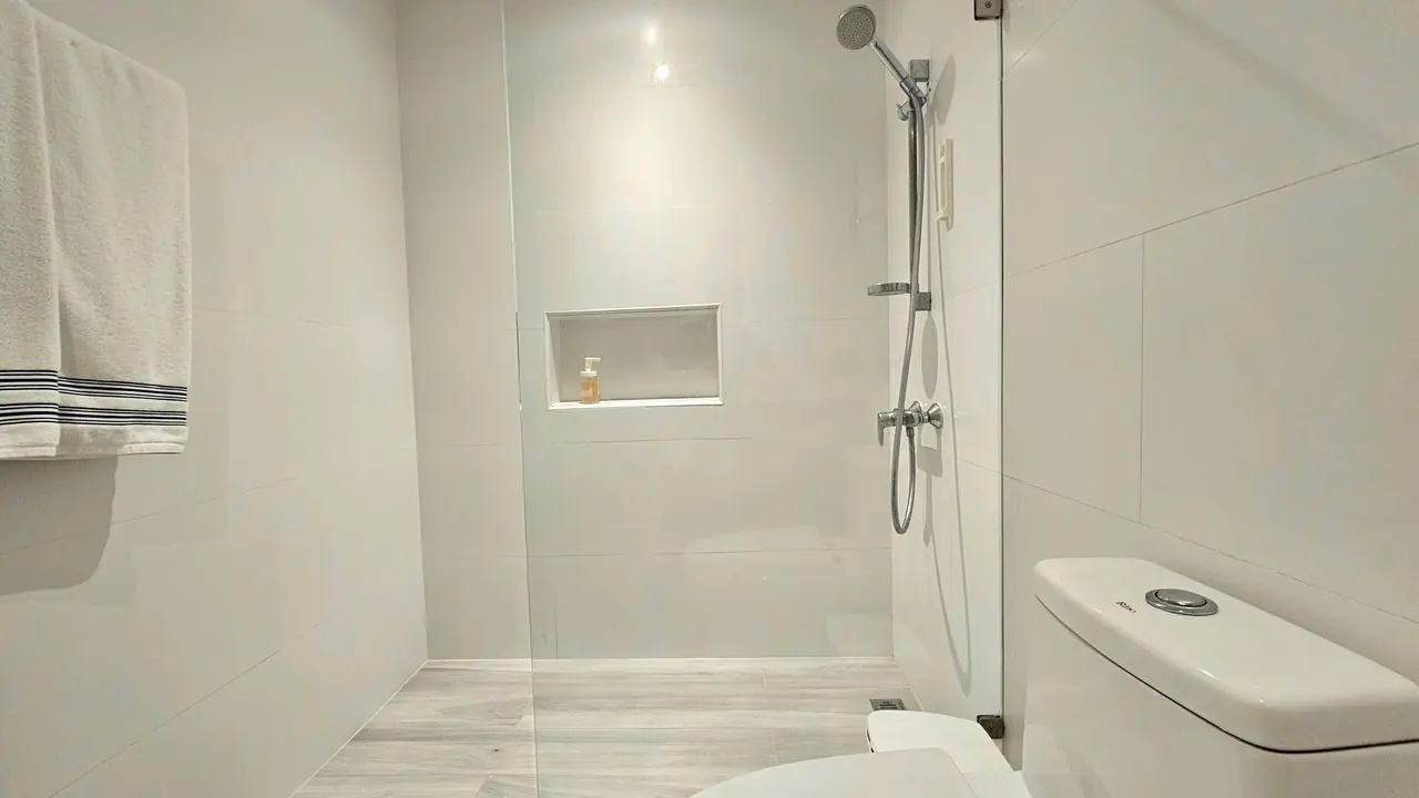 Cadaqués, plage et parc aquatique: Salles de bain