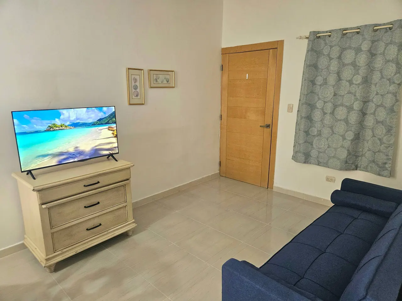 Chelsie: Living room