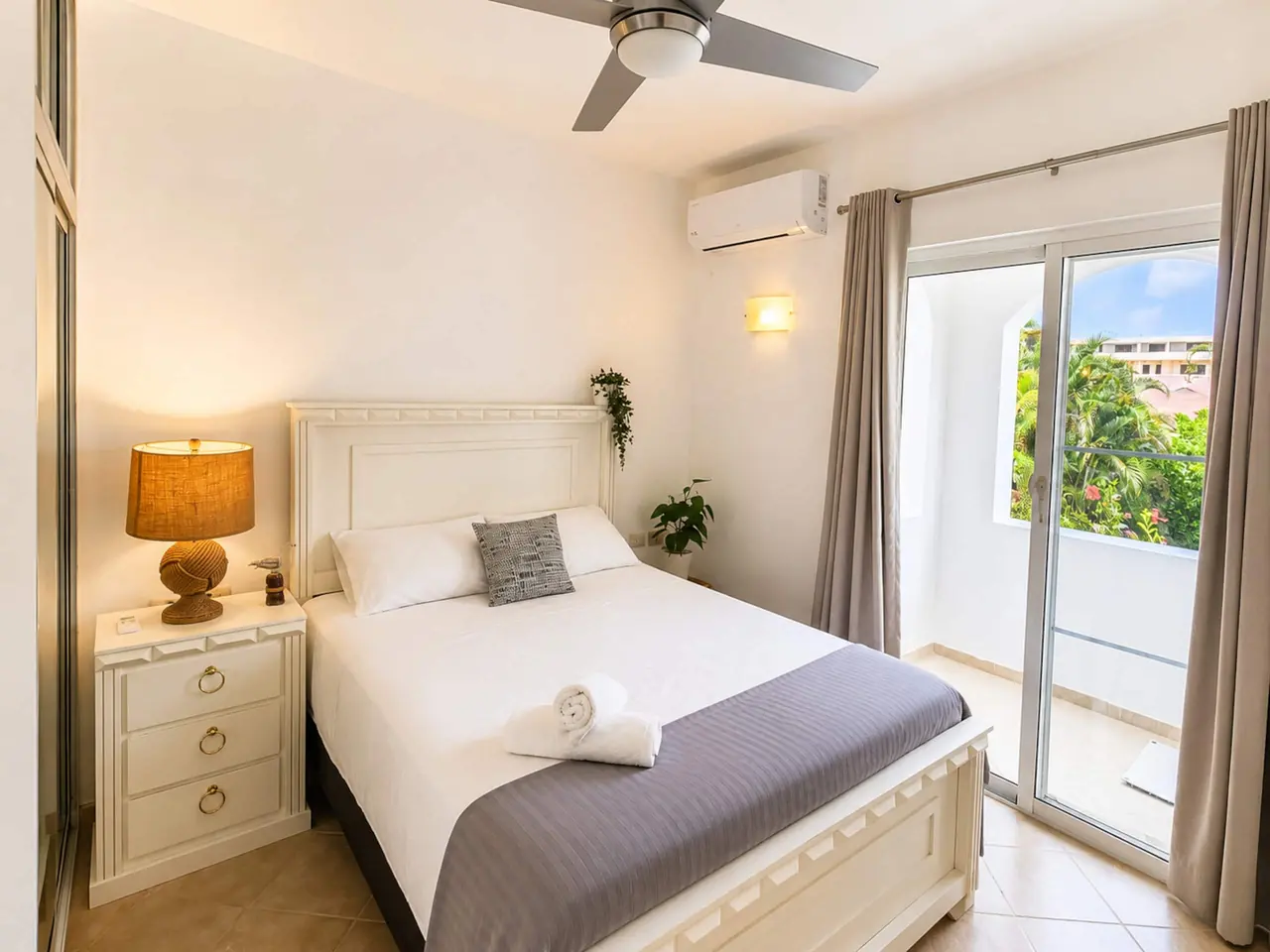 Condo Tracadero: Bedrooms