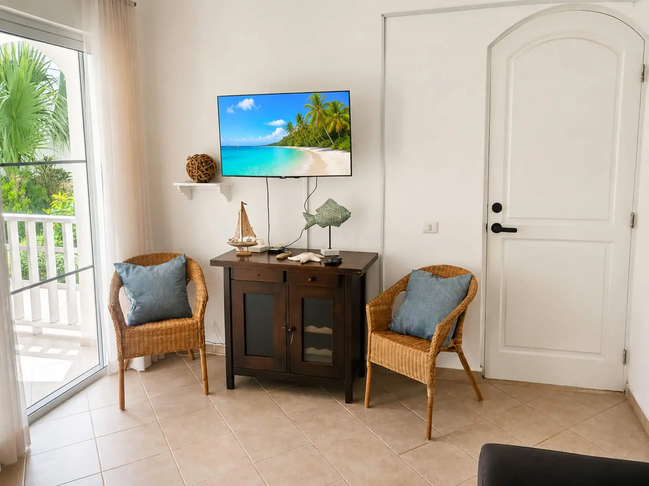 Condo Tracadero: Library