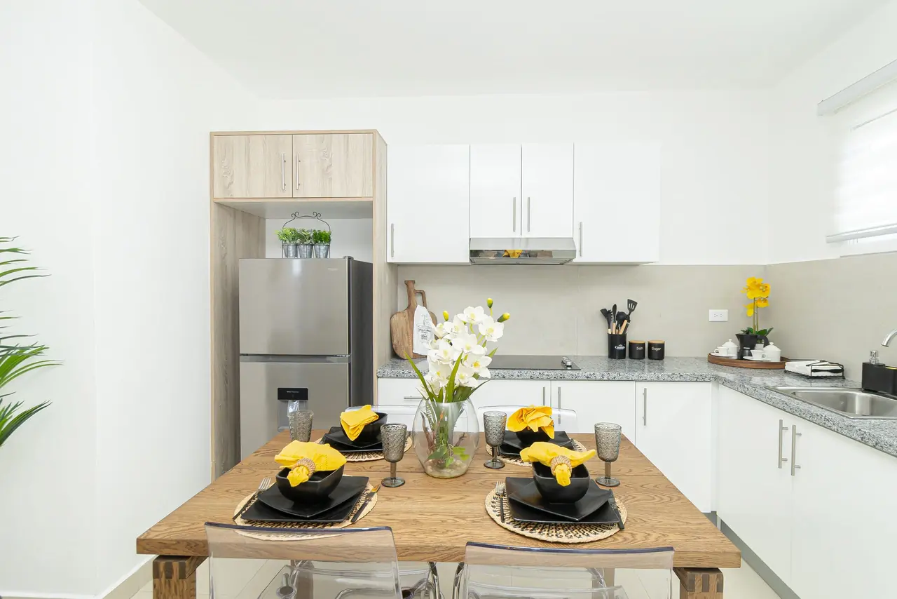 Two suites: Dining room