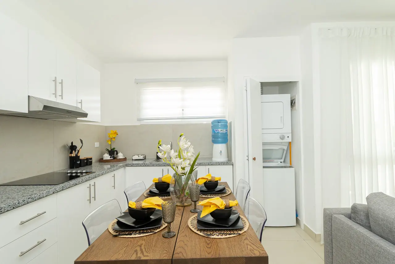 Two suites: Dining room