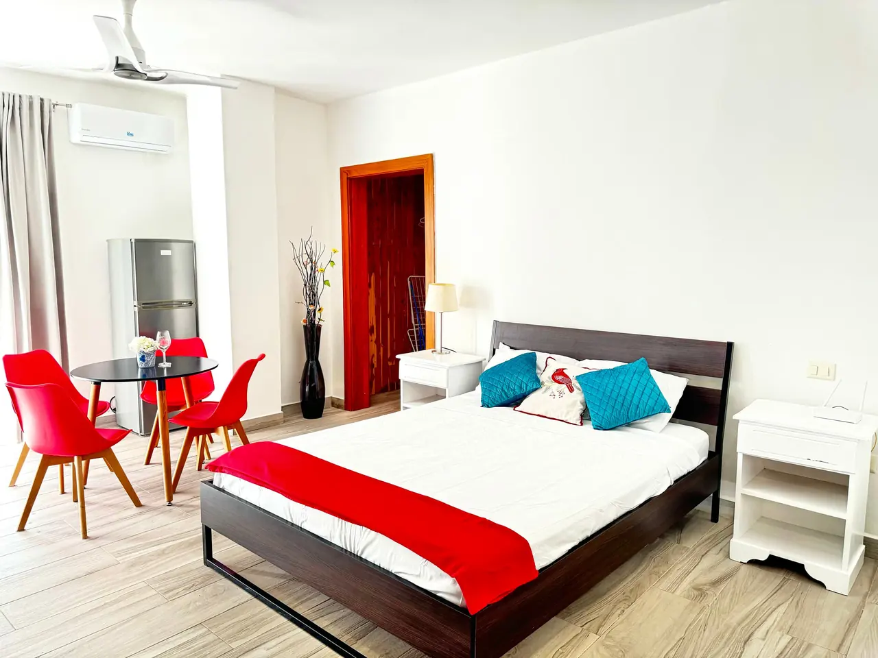 Studio with pool and gym: Bedrooms