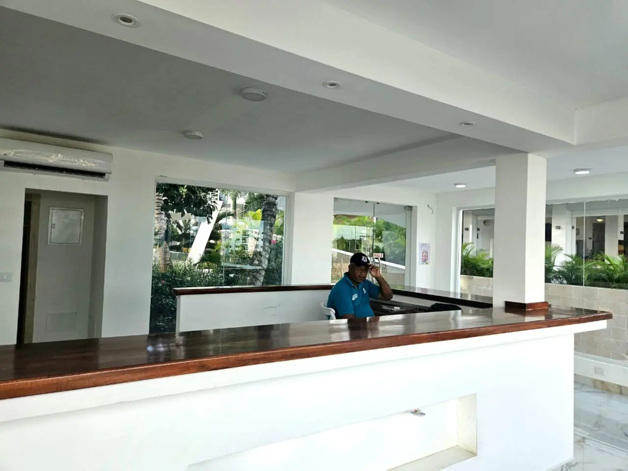 Studio with pool and gym: Outside