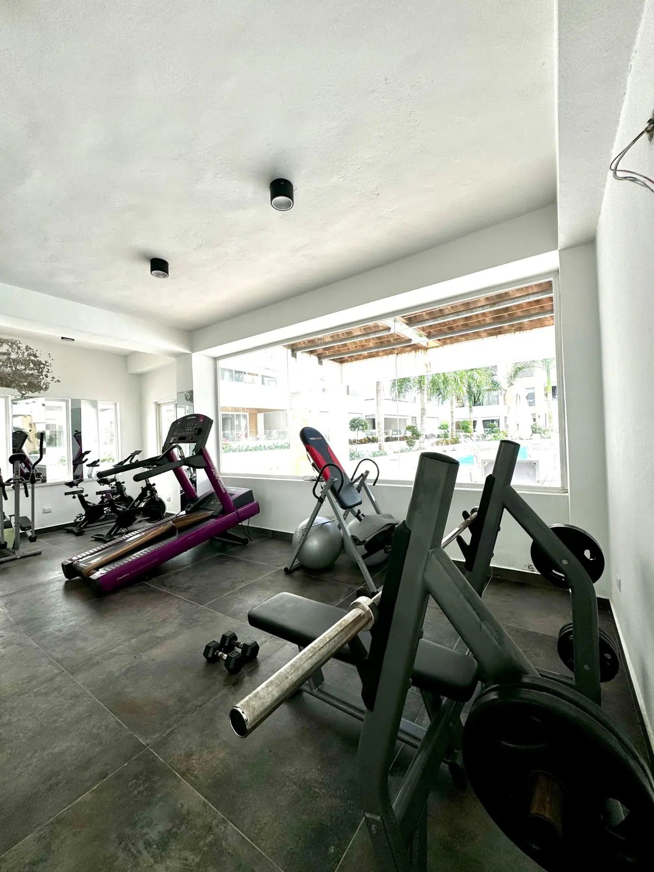 Studio with pool and gym: Outside
