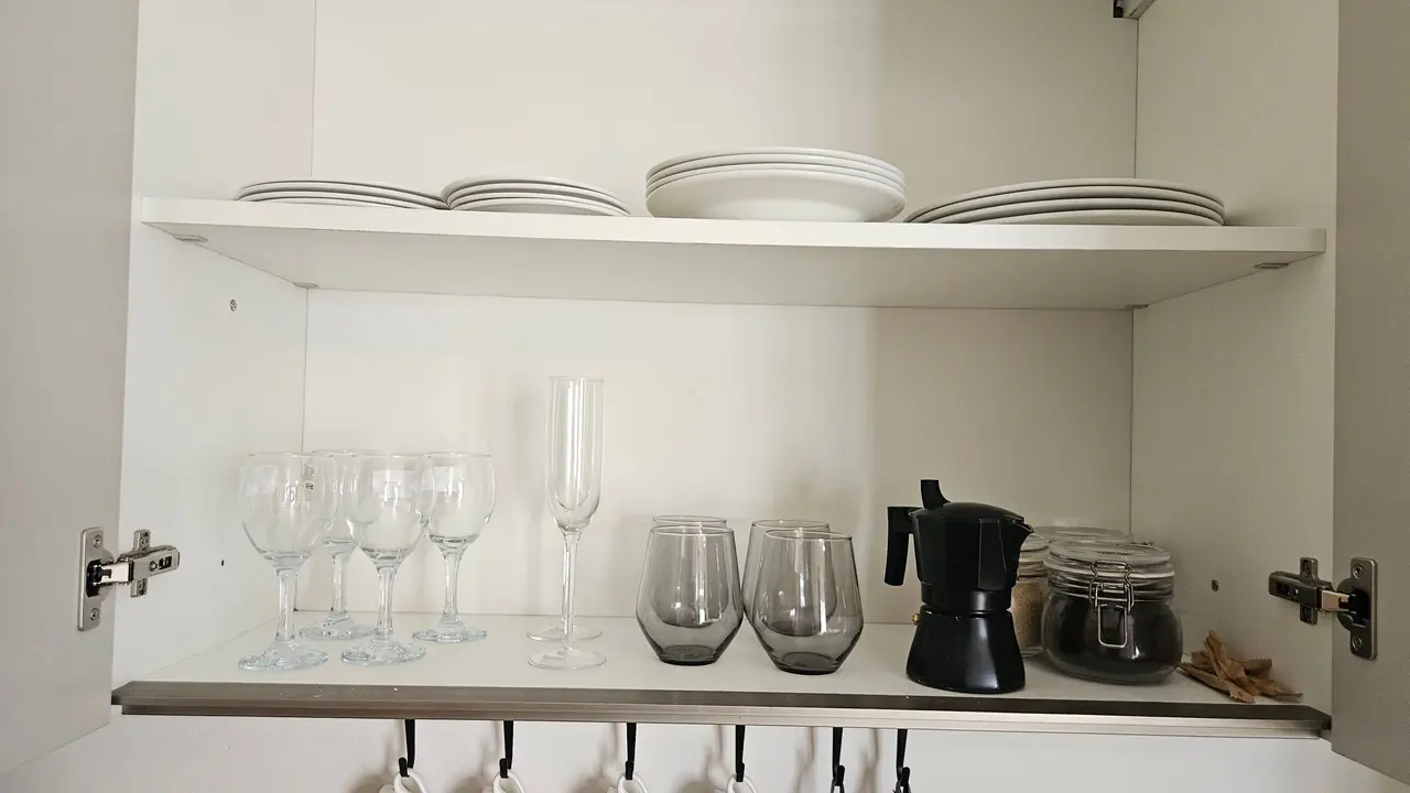 Coral Azul Studio: Kitchen