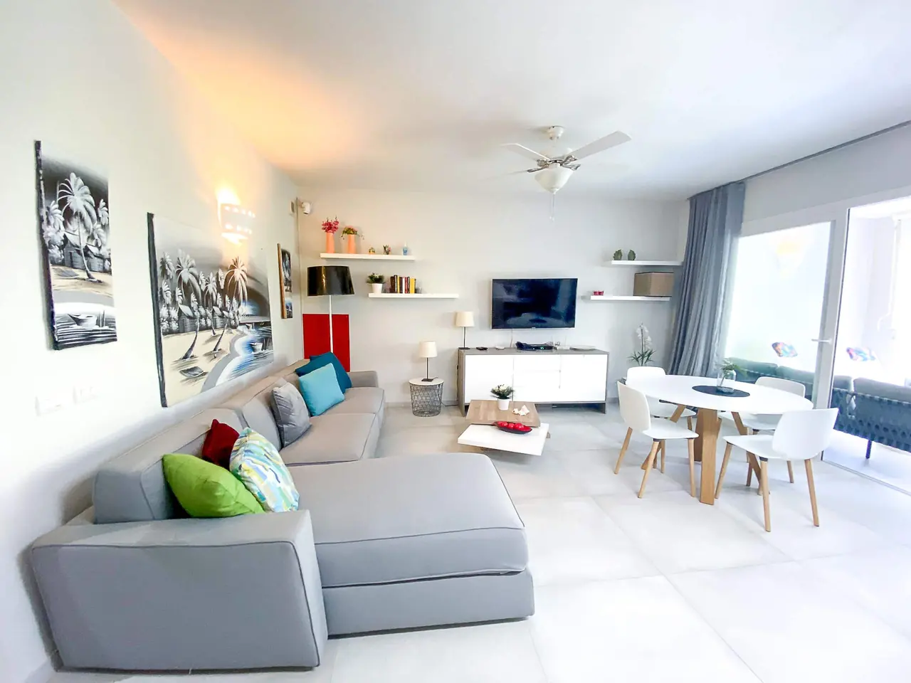 Tracadero Luxe: Living room