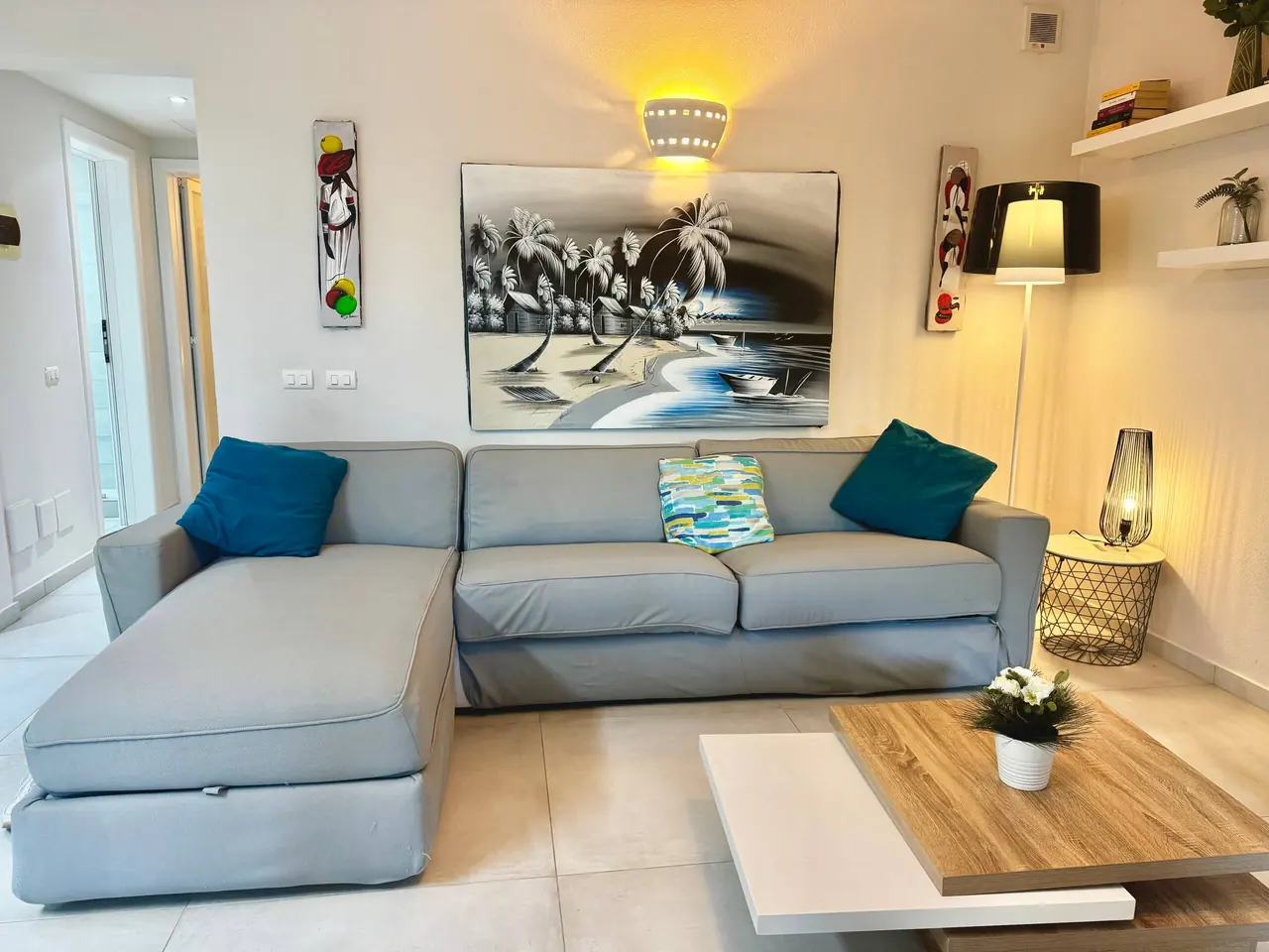Tracadero Luxe: Living room