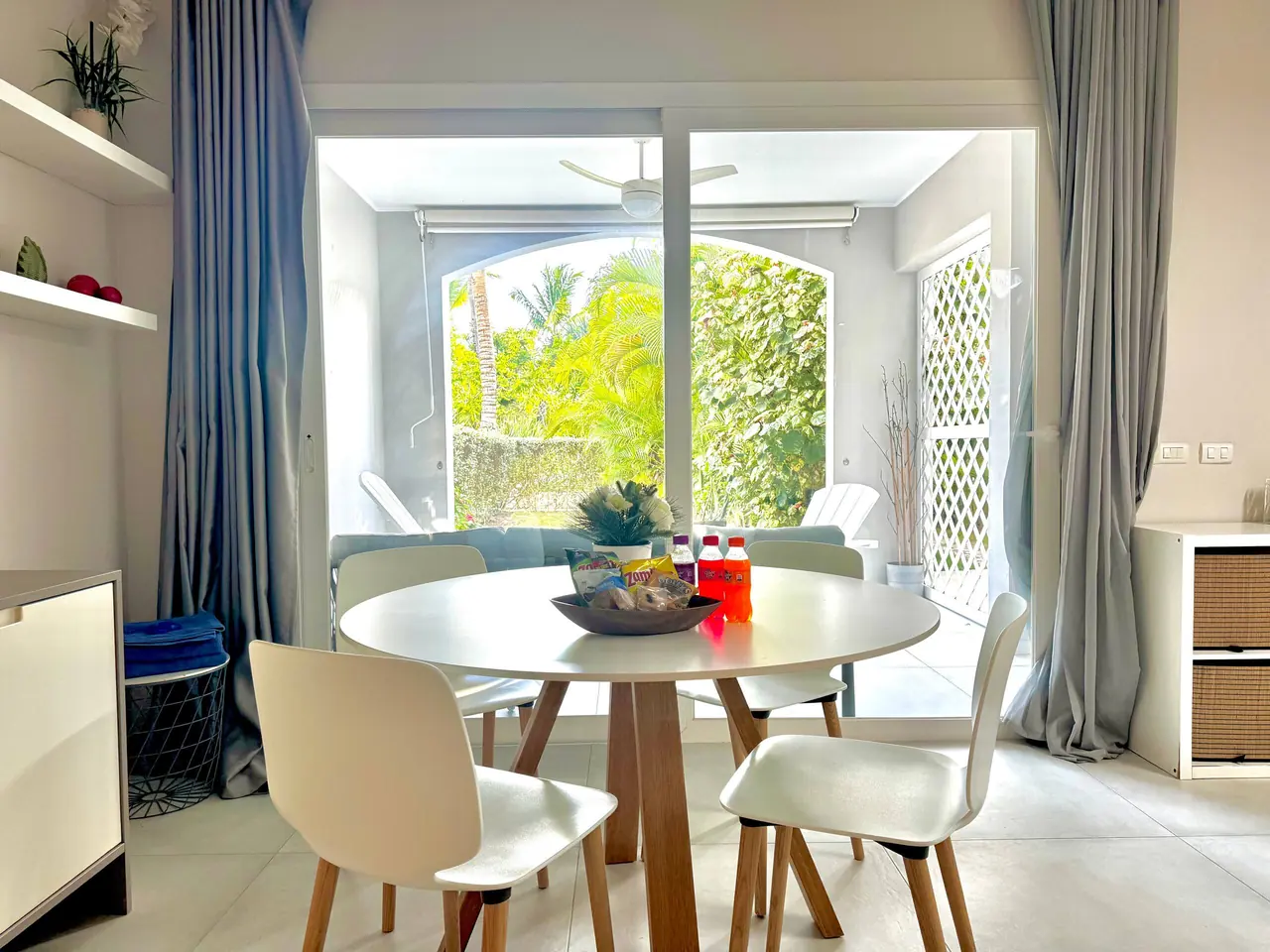 Tracadero Luxe: Dining room