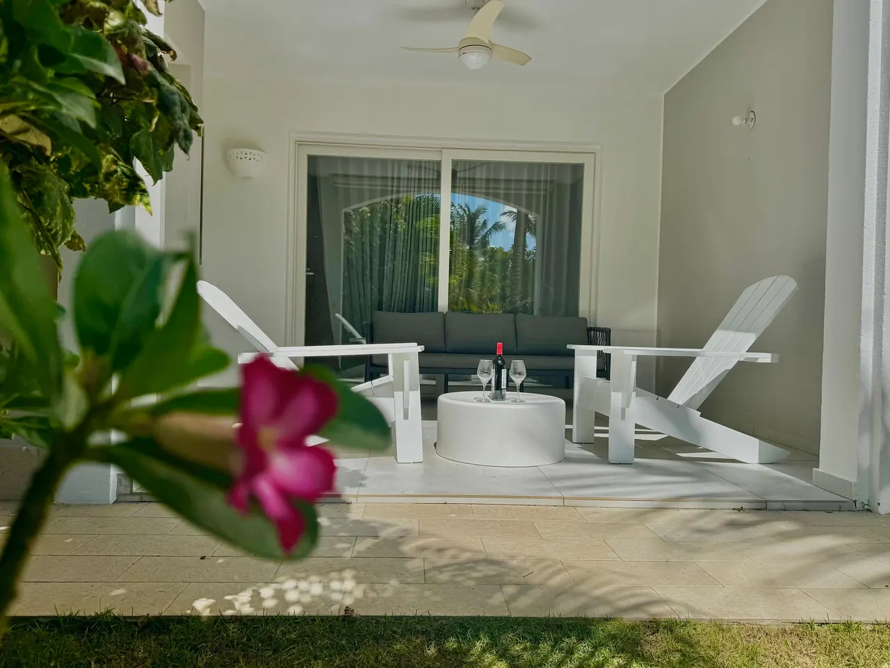 Tracadero Luxe: Balcony