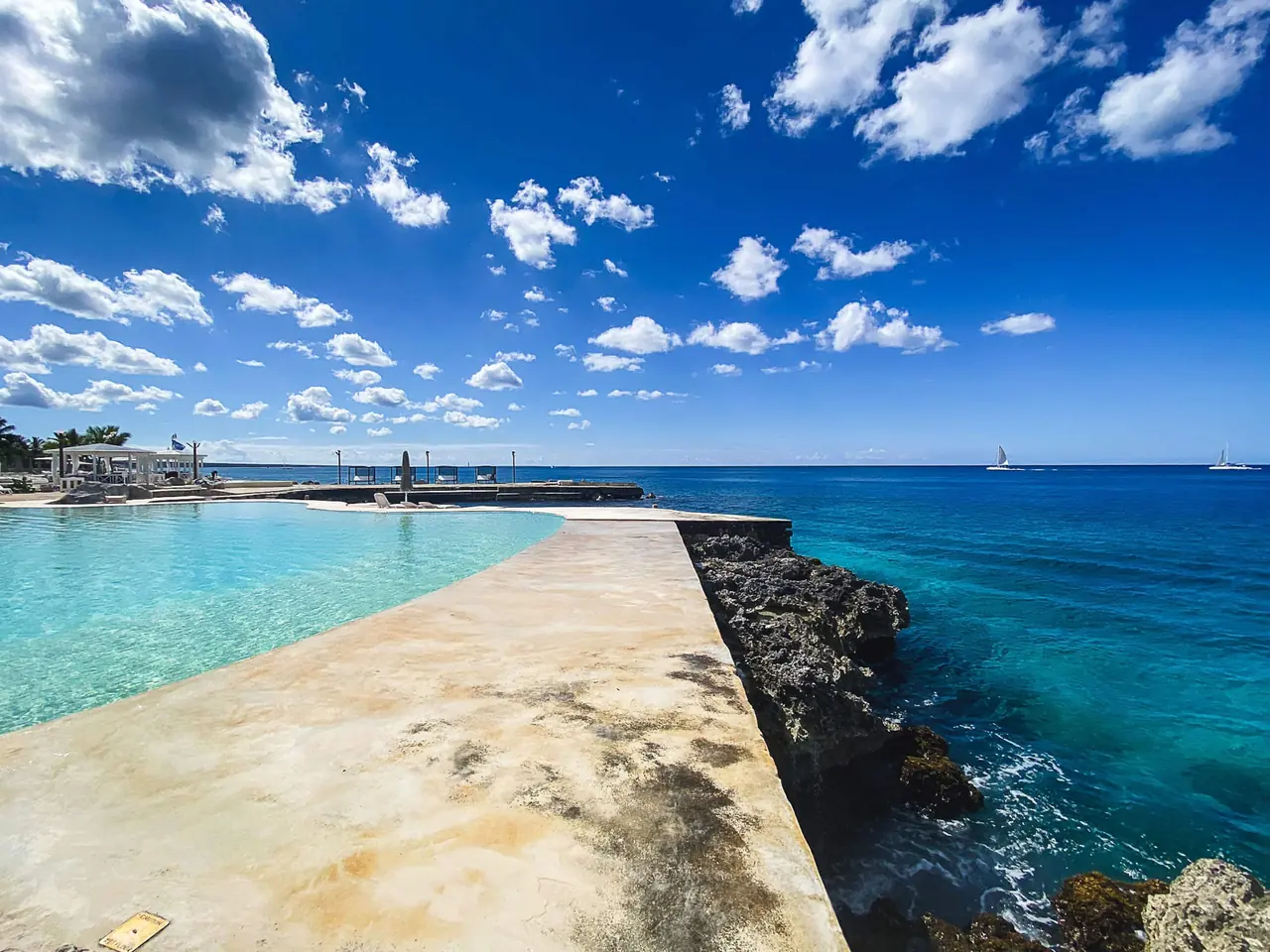 Tracadero Luxe: Pool