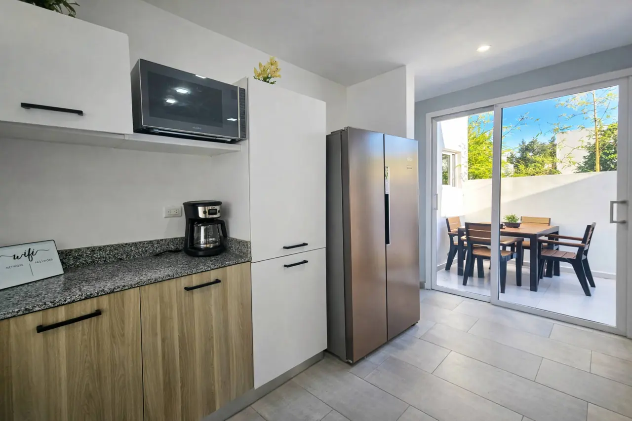 Villa with private pool: Kitchen