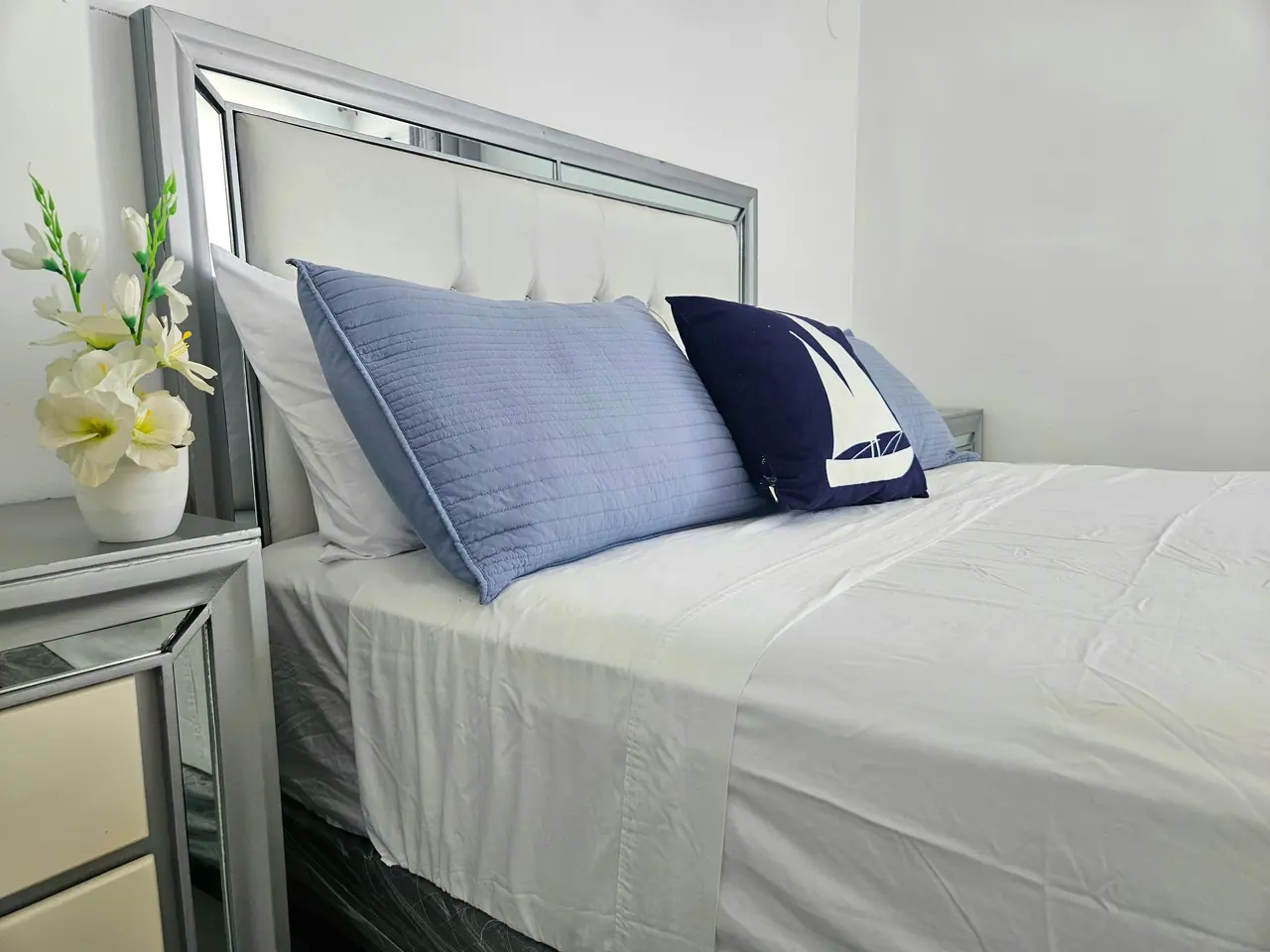 Villa with private pool: Bedrooms