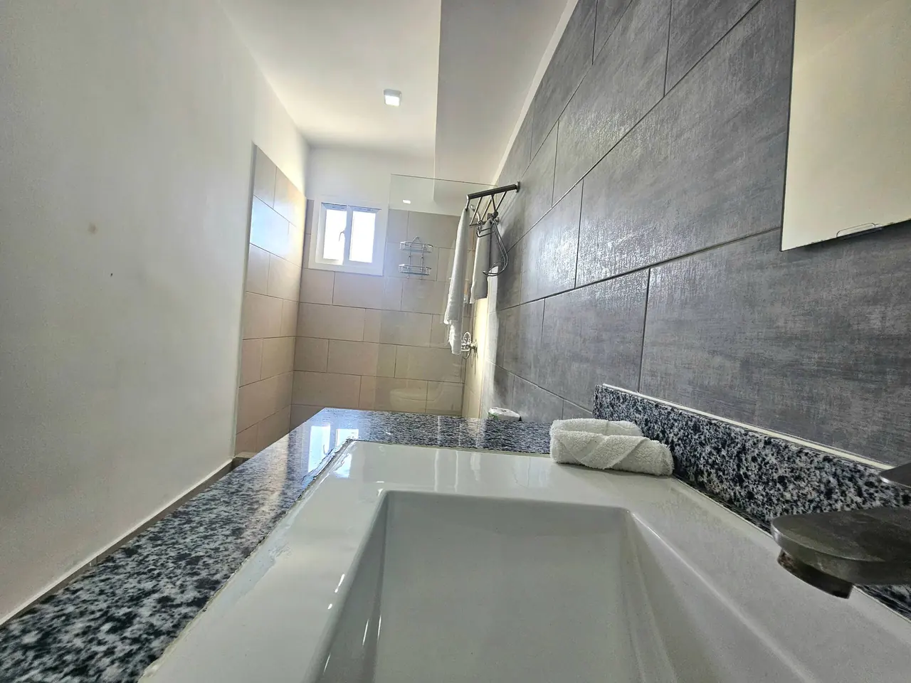 Villa with private pool: Bathrooms