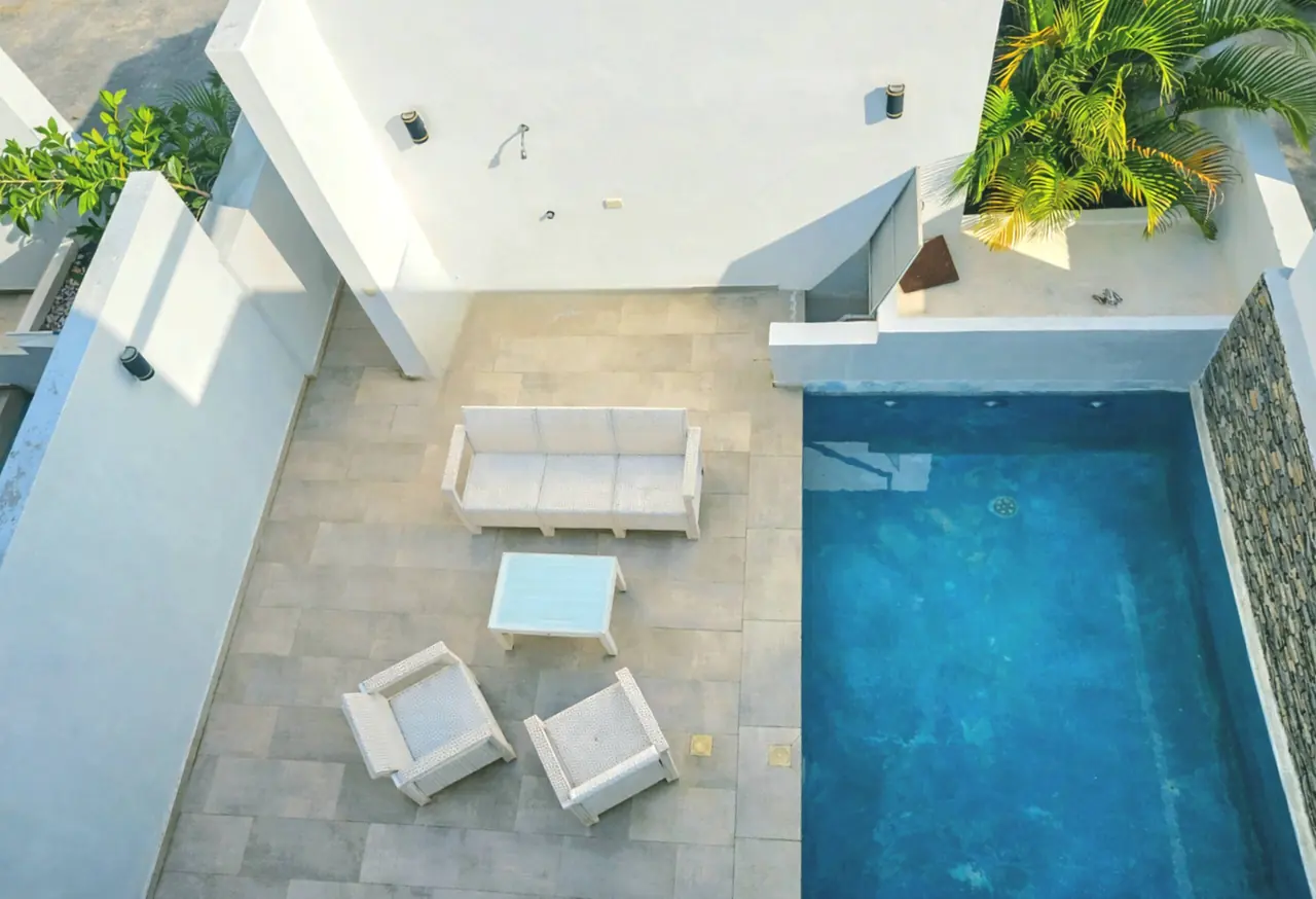 Villa with private pool: Pool