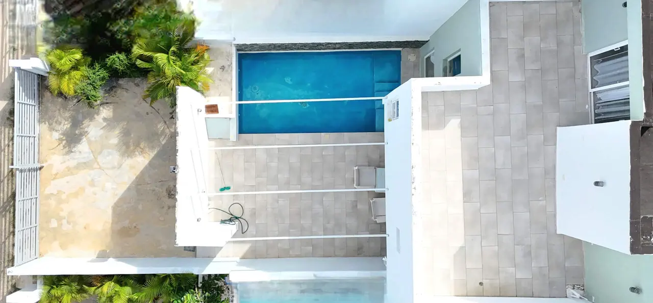 Villa with private pool: Pool